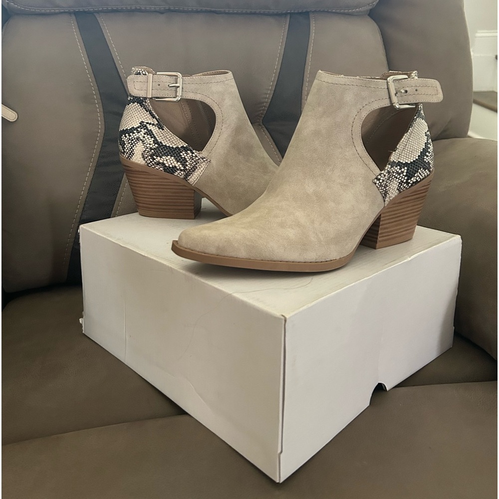 Seven dials ankle boots, size 9 1/2